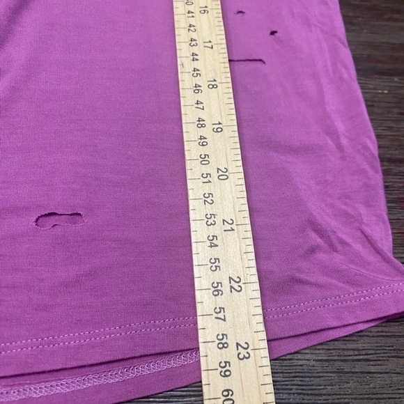 Express Distressed Holey Tee Shirt pink size M
New with tags - Picture 7 of 9